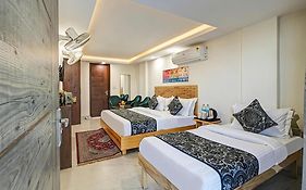 Hotel Ashram Suites Near Nizamuddin Railway Station
